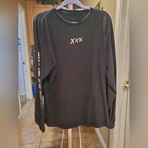 Stylish Black Long Sleeve Tee with Graphic